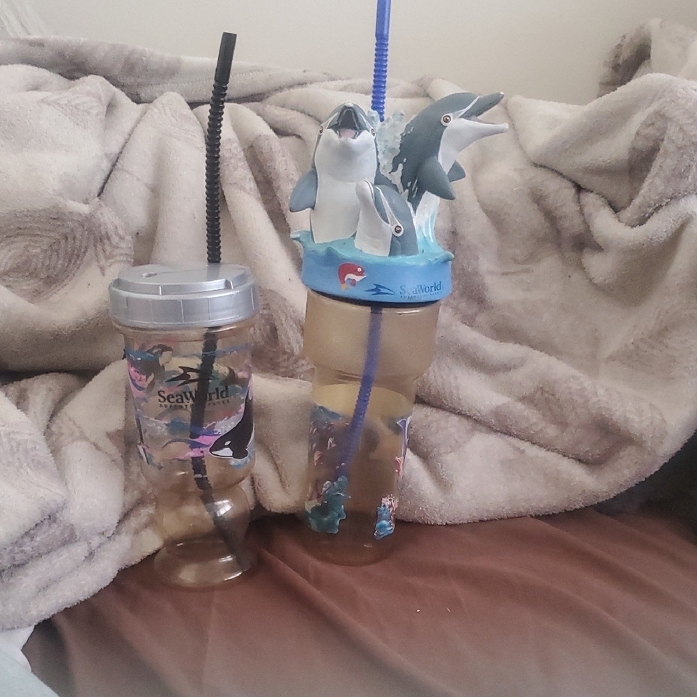 Seaworld Dolphin Souvenir cups Blue and Black